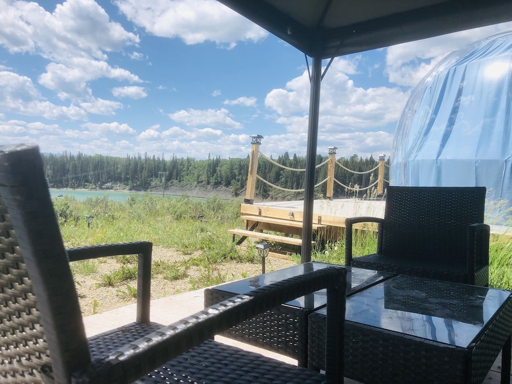 Glamping domes 4 with lake views-2