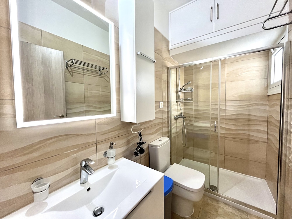 157 LIM - Stay Sunsea Studio
