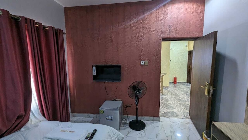 FIXXERS LUXURY APARTMENTS view 2