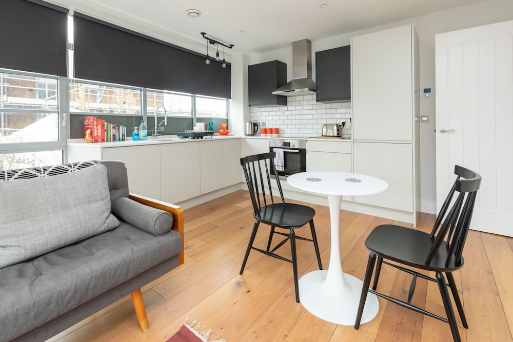 Central and Bright 1 Bedroom Flat - Peckham
