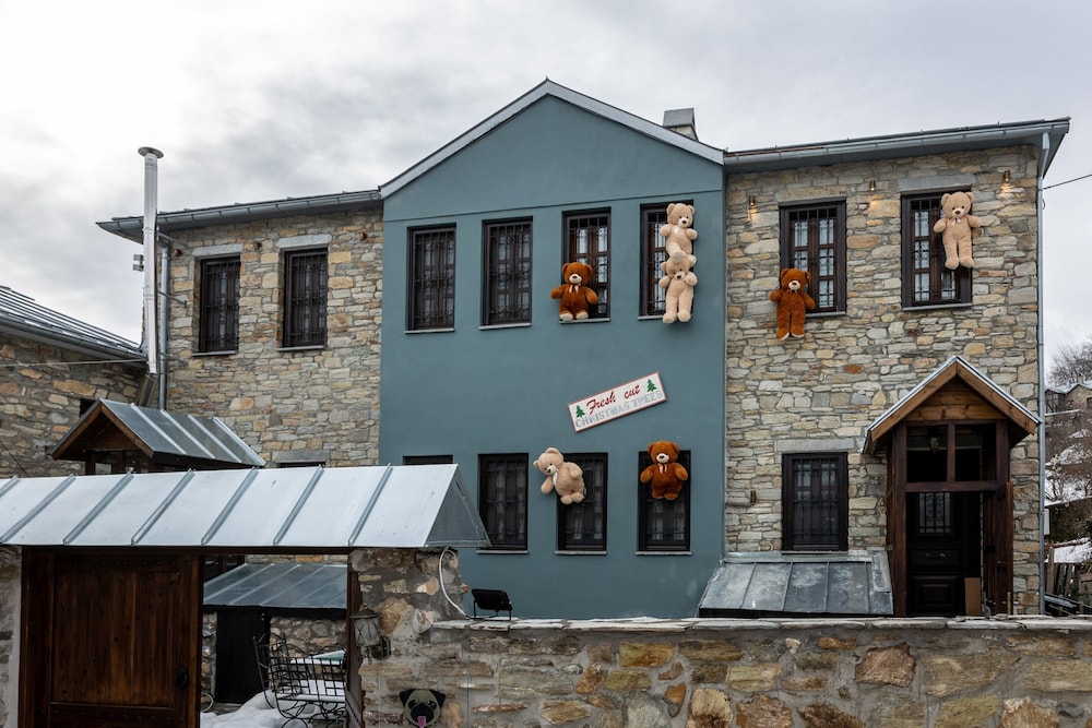 Rock Dandy La Maison De L’Ours | Top Fireplace Retreat