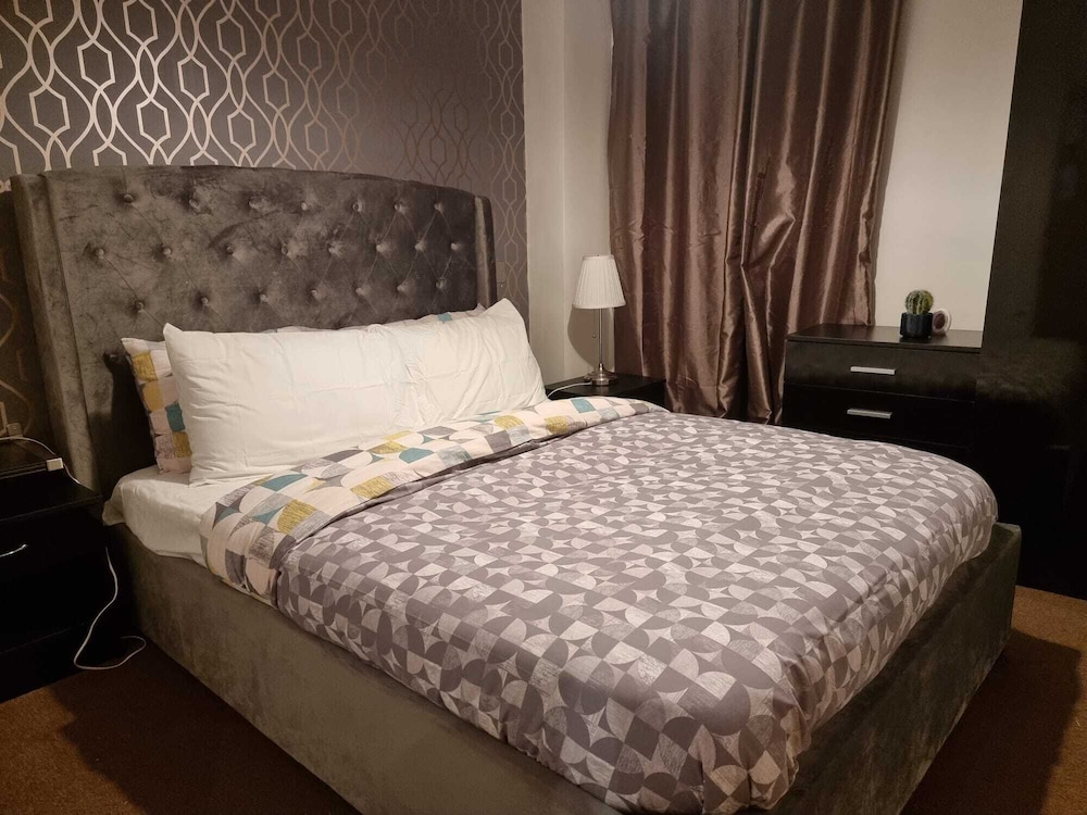 Lovely 2-bed Apartment in Manchester view 3