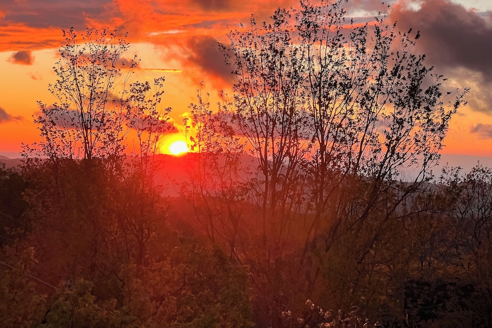 Hot Tub + Stunning Views: Luxury Beech Mtn Escape!