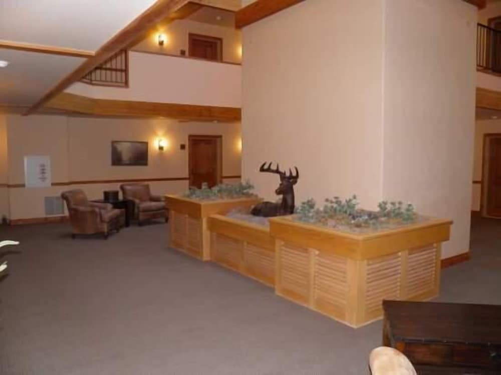 Townsend Place Ski-In Ski-Out Access Condo by RedAwning