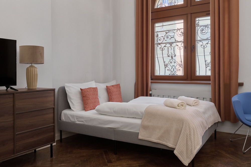 Apartment Sw. Antoniego by Renters view 4