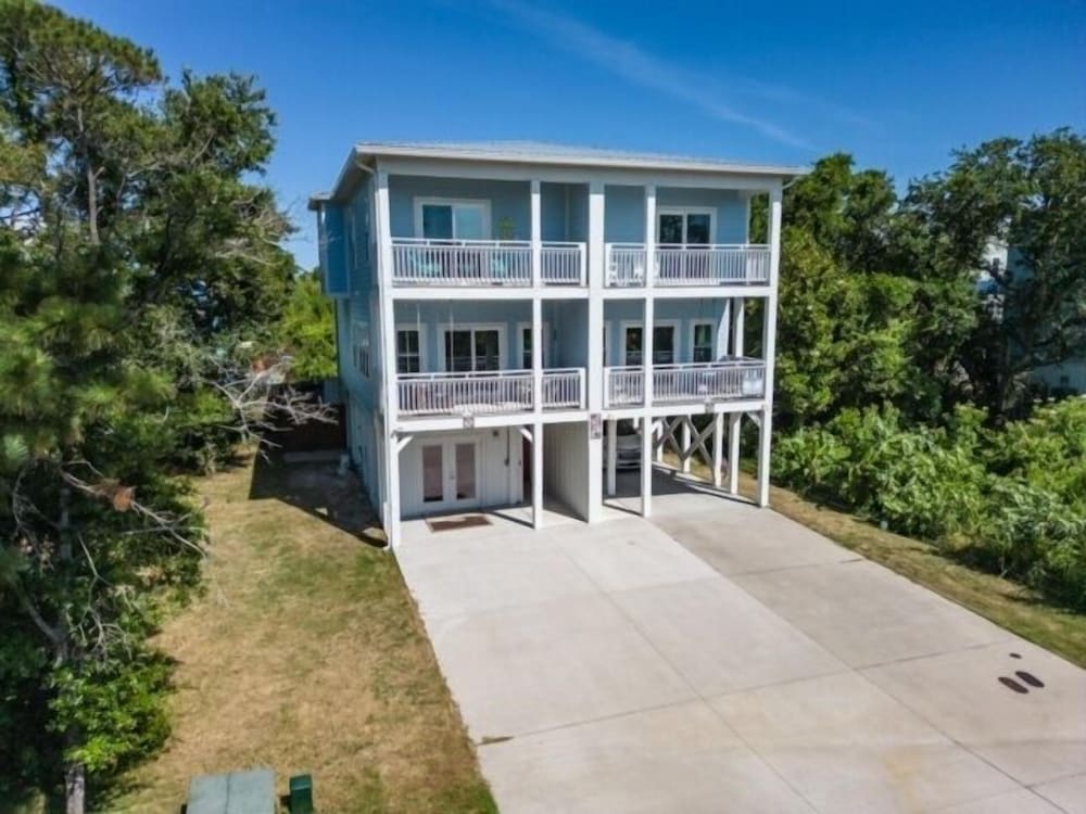 Swordfish Beach Haven 5 Bedroom Duplex by RedAwning