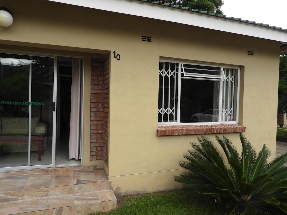 Photo 10