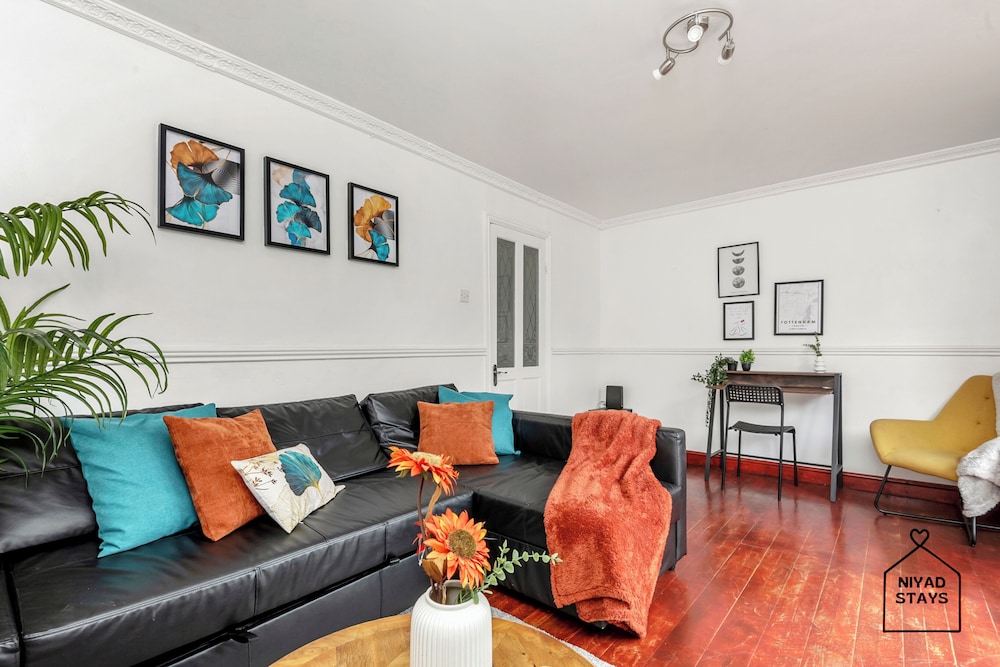 Hale Lodge, Beautiful 3 BR Home With Free Parking