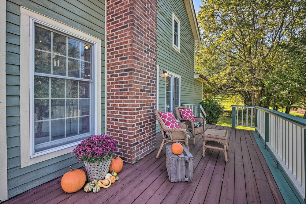 Lovettsville Cottage in Heart of Wine Country - Property Image 5