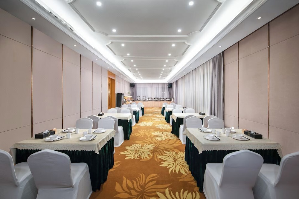 Vienna International Hotel (Shenzhen Airport Hangcheng)