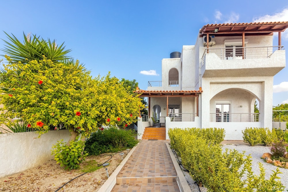 Amazing Villa Chrysanthi With Private Pool