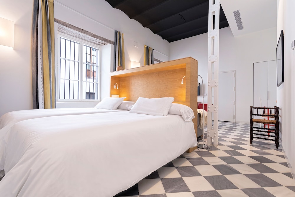 Cozy Apartment Near City Center San Laureano I