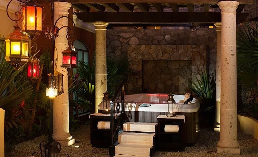 2BD Hacienda Encantada Residence Ocean Views
