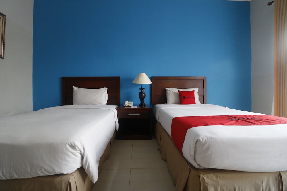 Reddoorz Premium @ Bukit Damai Indah
