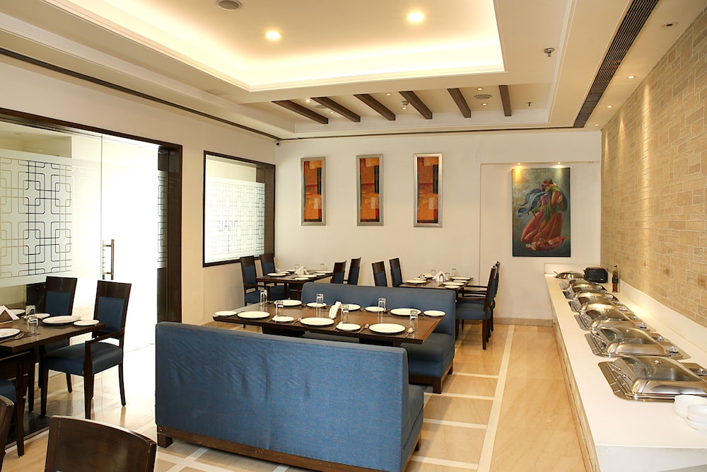 Inde Vista Woods Signature Tower