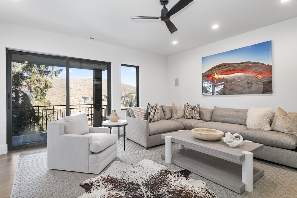 656 Coalition View Court - Private Home With Spa 4 Bedroom Home