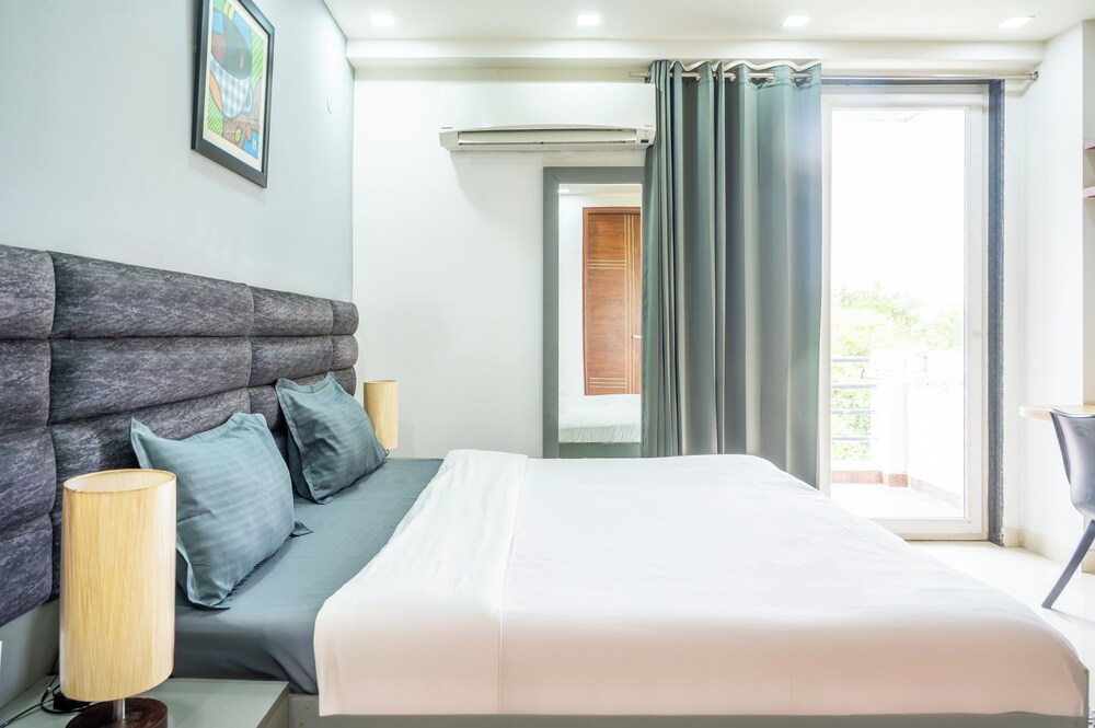 Housr 1RK & 1BHK Apartment Sector 28
