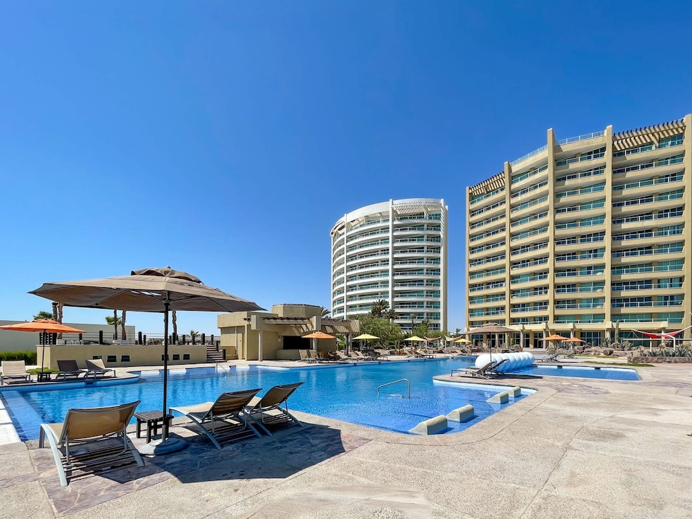 Hidden Gem Condo With Pools Private Beach