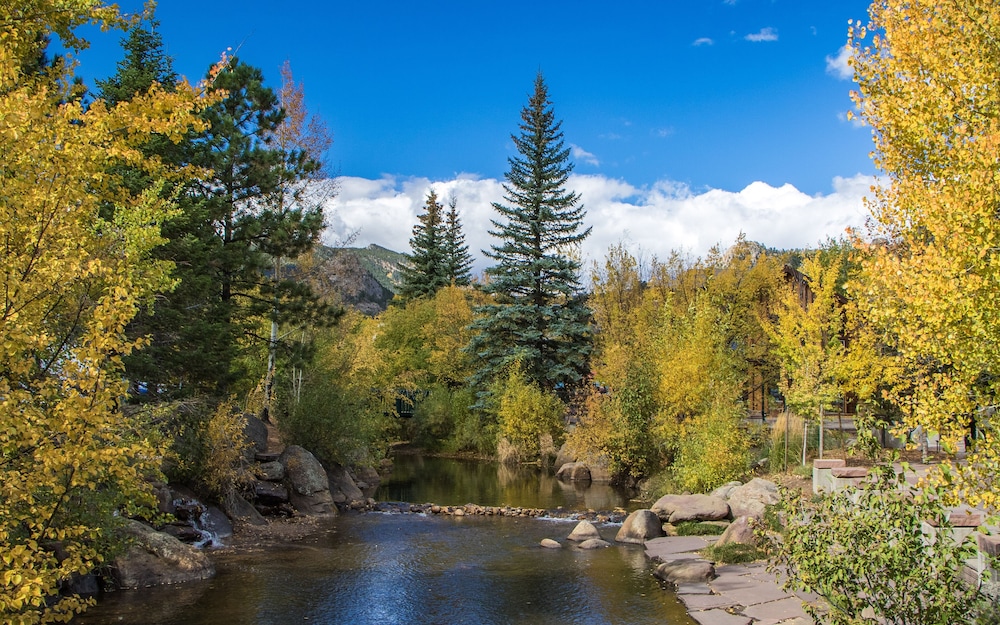Cozy Solitude Cabins - Estes Park CO
