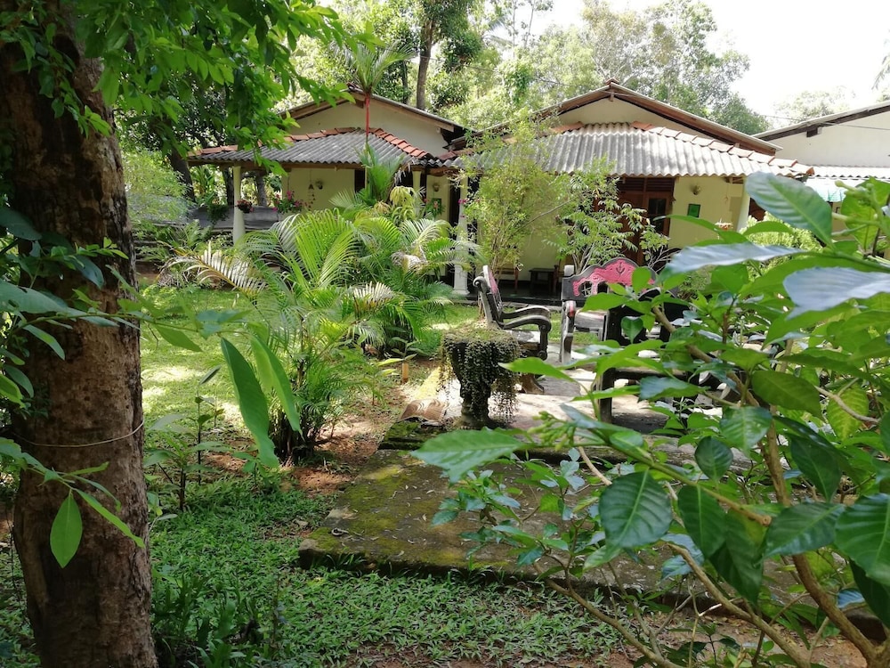 Lal HomeStay