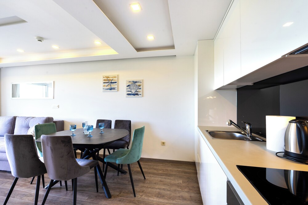 Luxury Penthouse Apt on beach Makarska