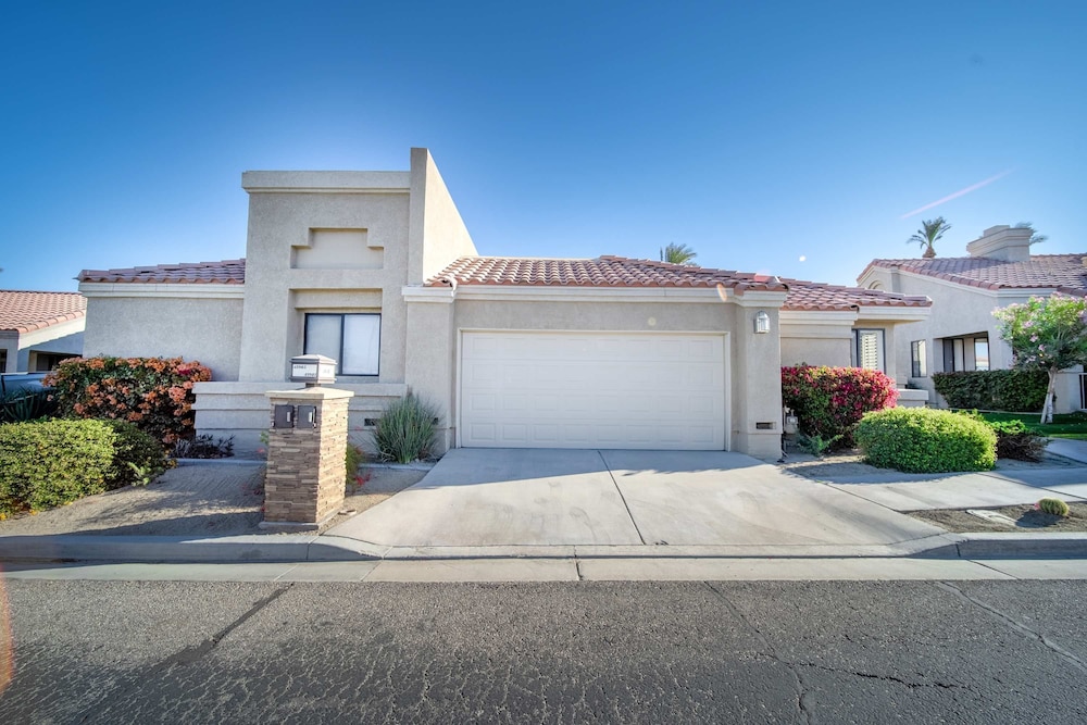 Charming Condo With Golf Course View