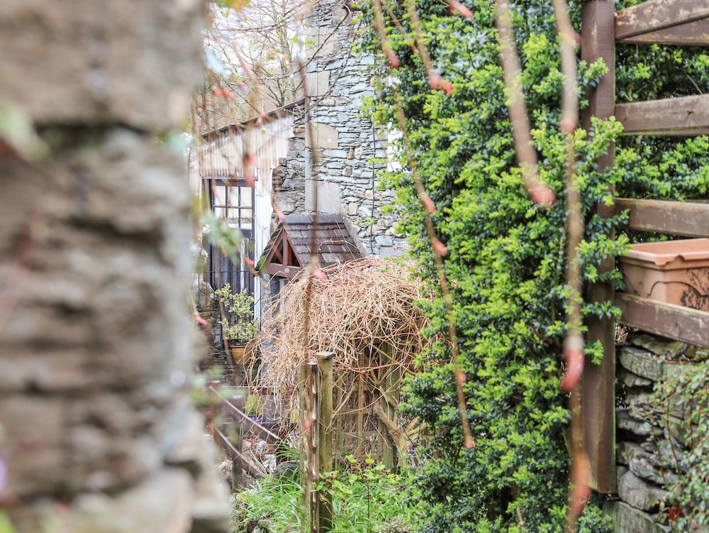 Hideaway Cottage