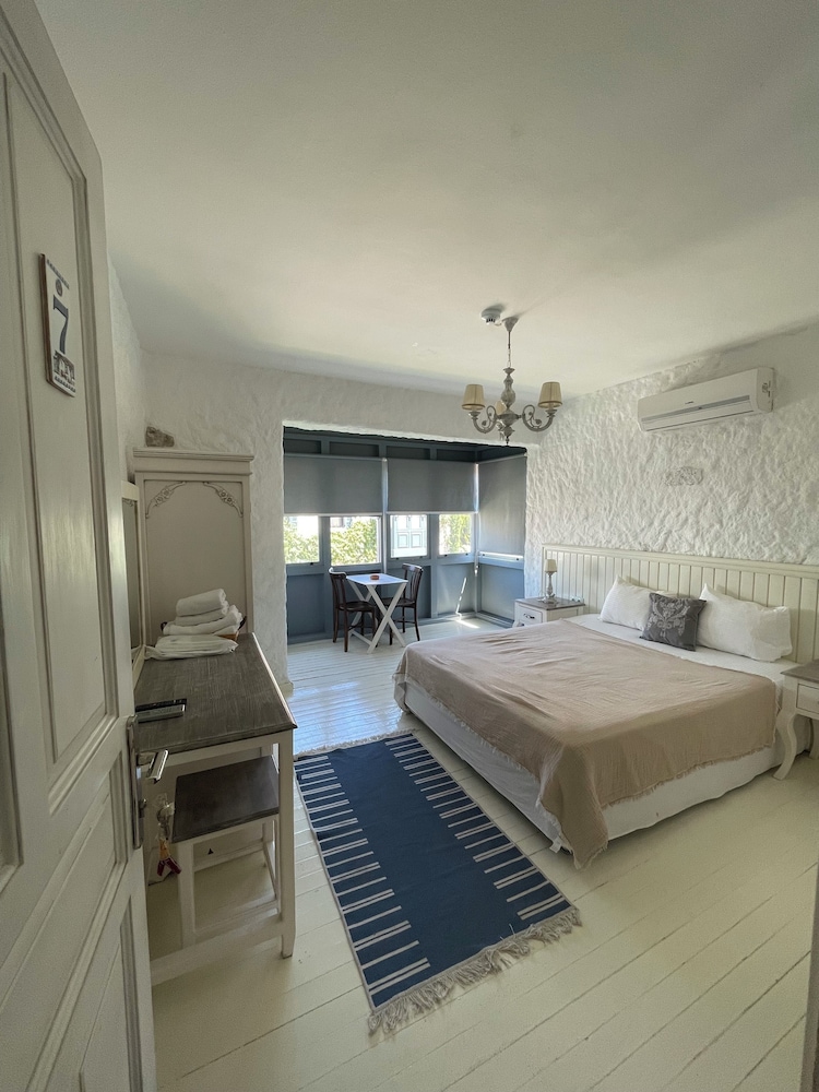 Mina Otel by Adda Alaçatı