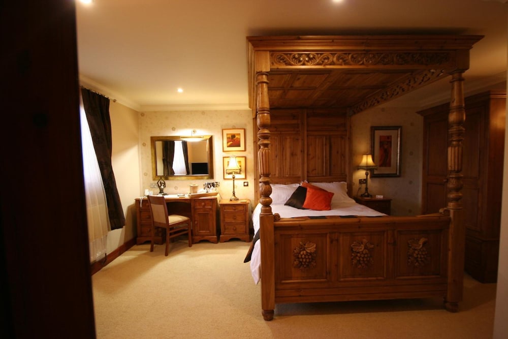 Three Horseshoes Country Inn and Spa