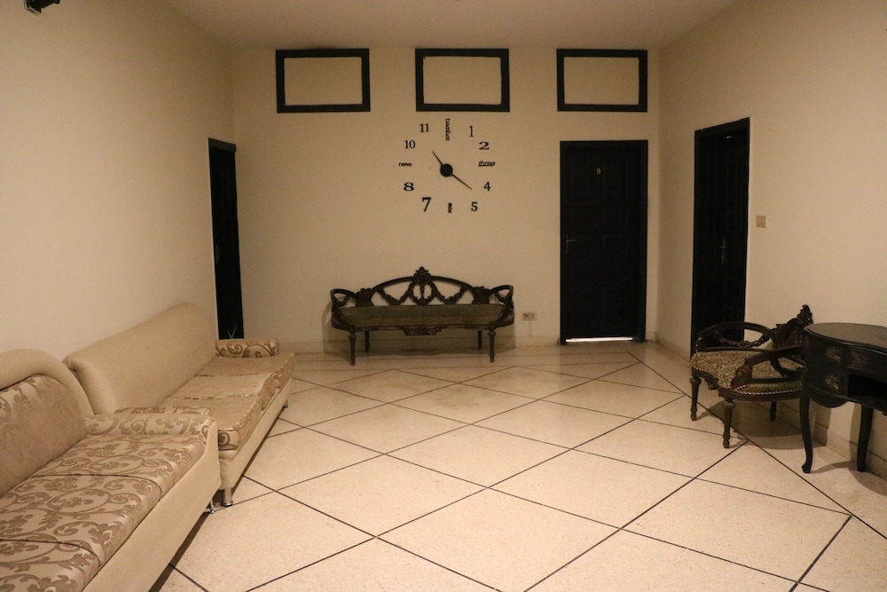 Riviera Guest House