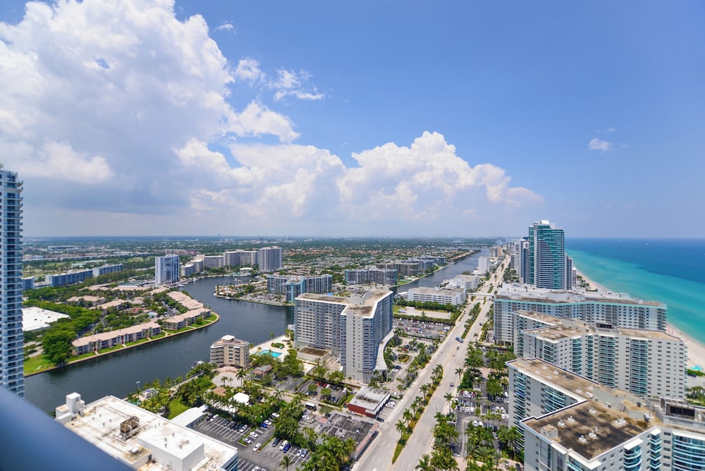 Ocean View Condo Near the Beach