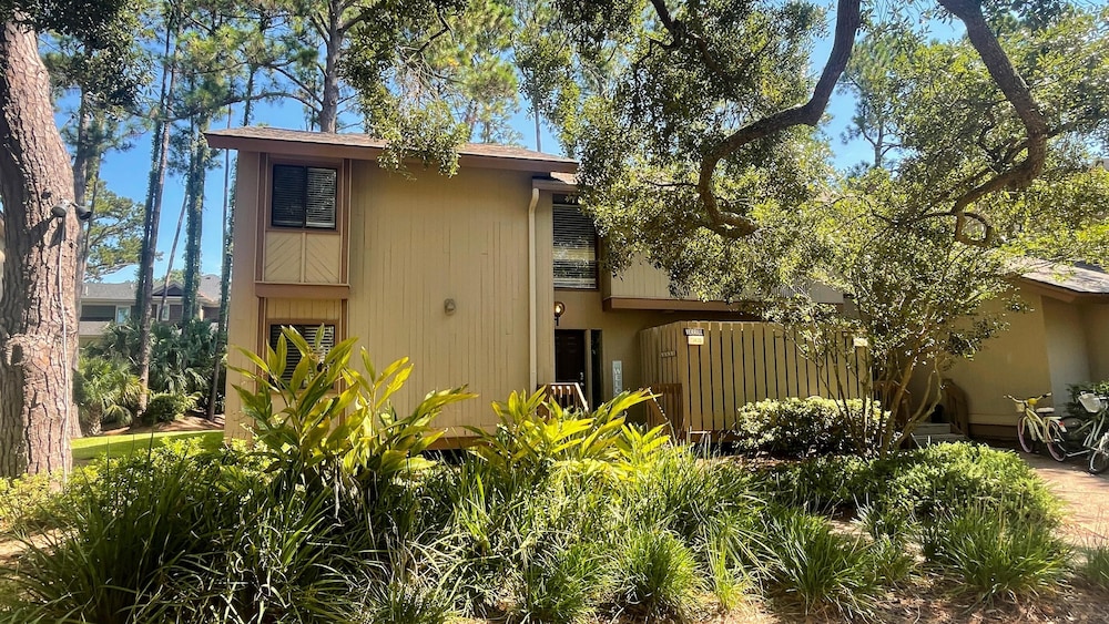 1405 South Beach Villas at The Sea Pines Resort view 2