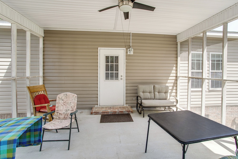 4 Mi to Weston Lake: Eastover Gem w/ Grill