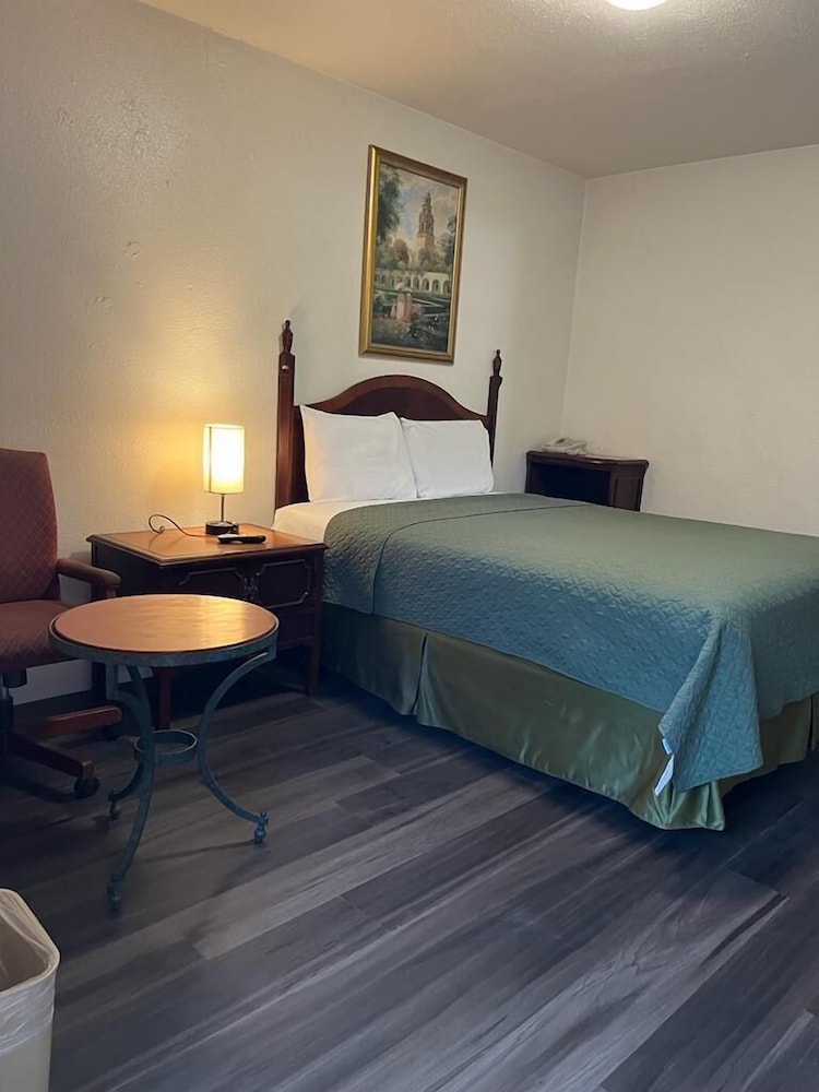 Economy Inn