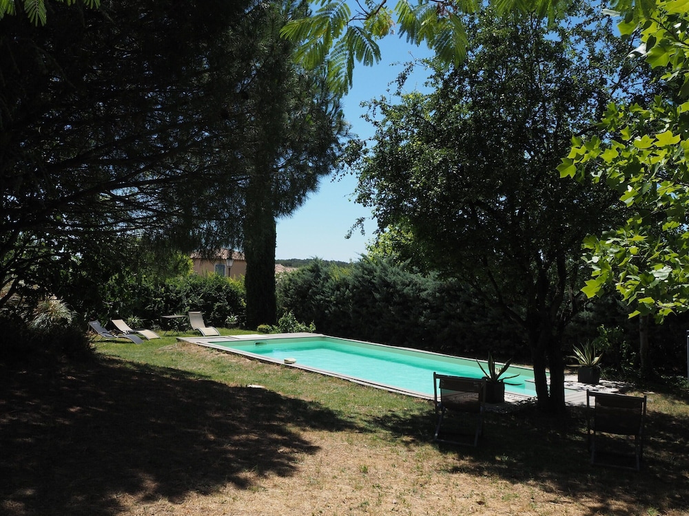 Cozy Vacation House With Pool, Vernegues