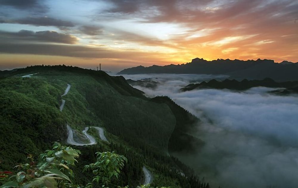 Huangshan Castle In The Sky Hotel