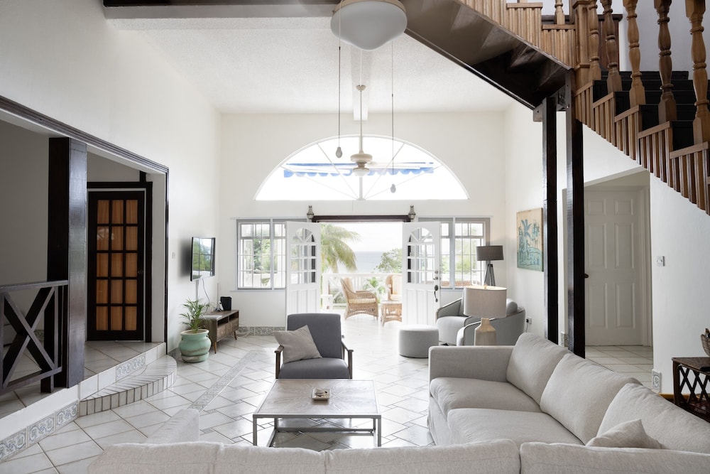Two Bedroom Villa with Private Pool Near to Beaches - Date House 2 Villa by RedAwning view 3