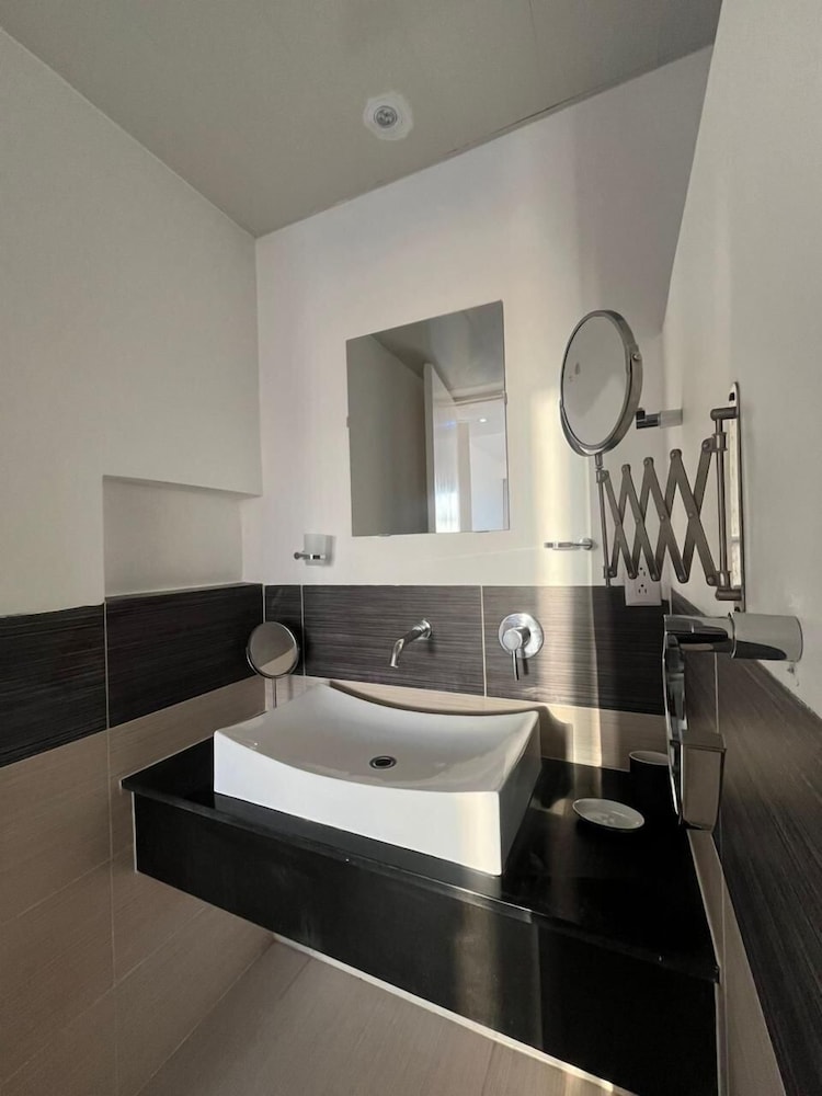 Spacious Unit 1 201