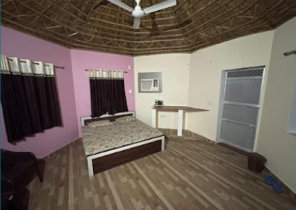 Shyam Luxurious Huts & Guest House