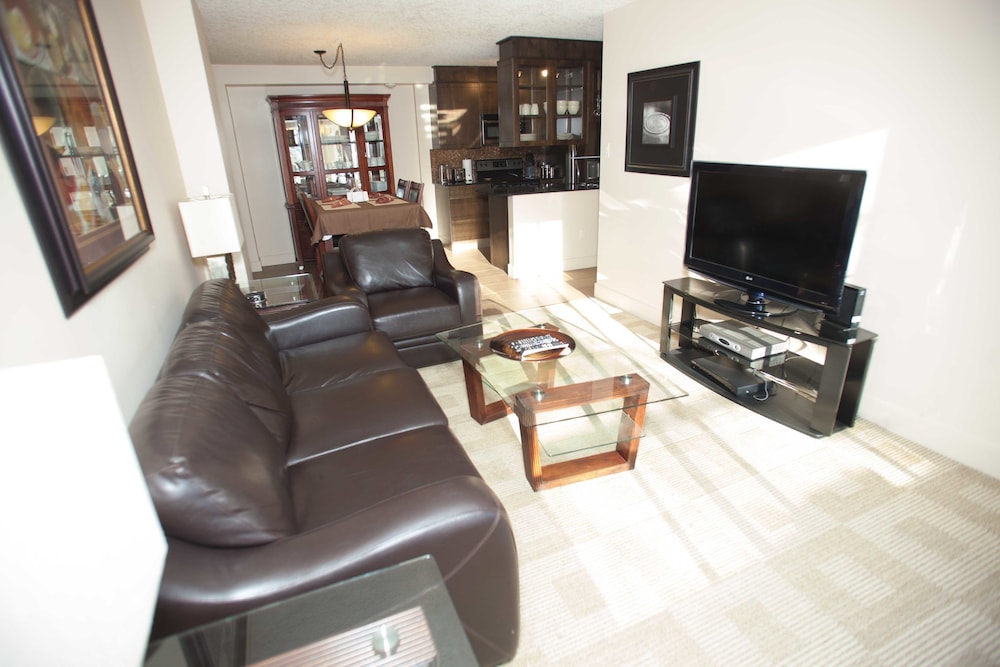 Corporate Suites of Calgary - Eightwelve