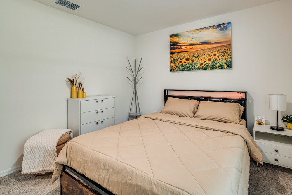 Tranquil Getaway w/ Spacious Yard in Brooksville!