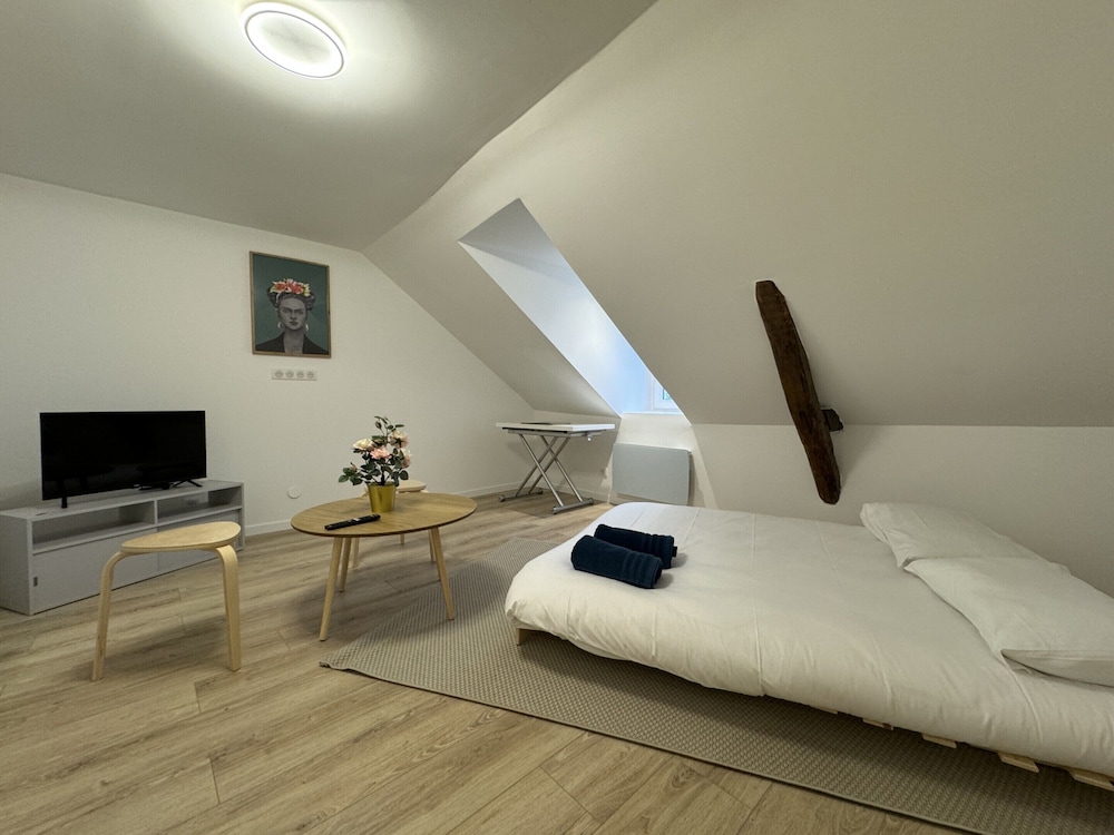 Modern Comfort in the Heart of Le Mans