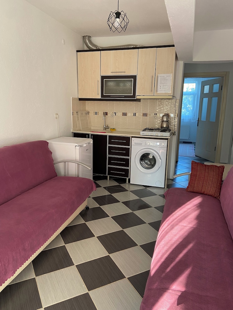 AĞA KONUK EVİ