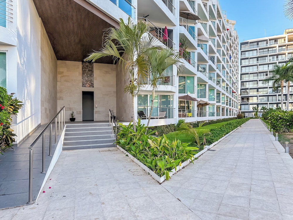 ARIA Residence Beachfront luxury