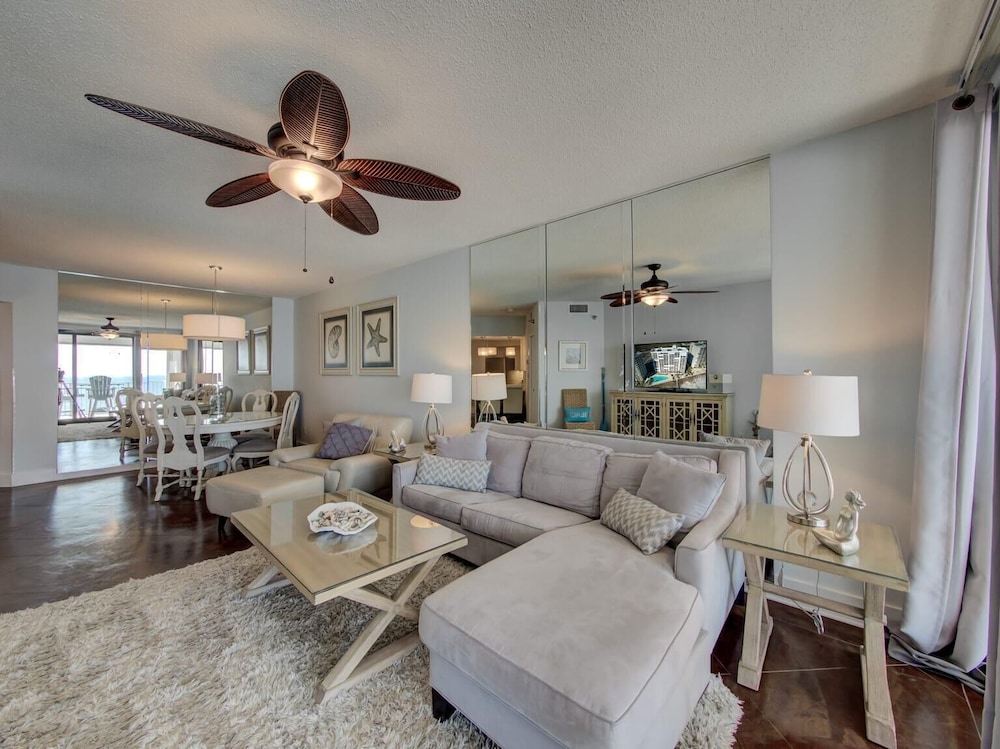 Pelican Pointe 1505