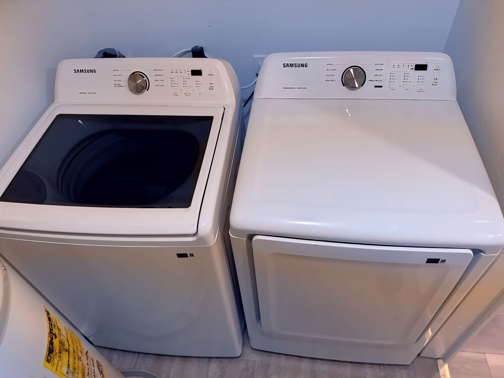 Emerald Escape - UNR & Pet Friendly
