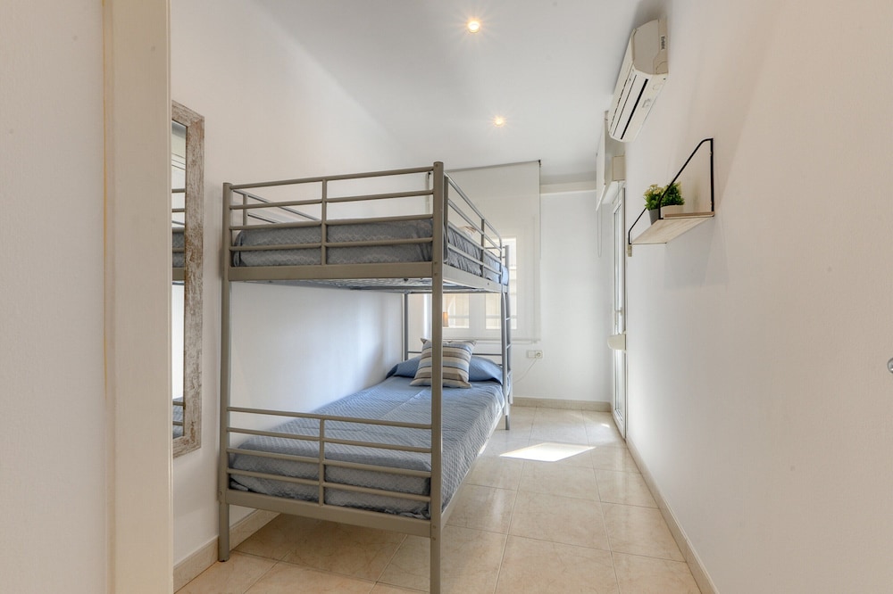 Pretty Apartment With Balcony