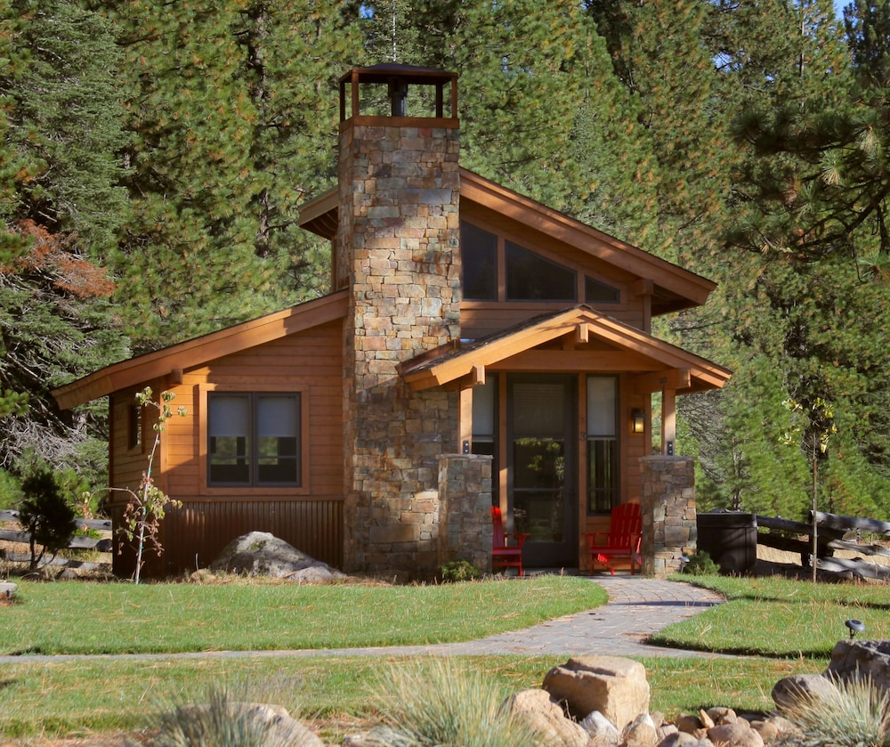 Highlands Ranch Resort