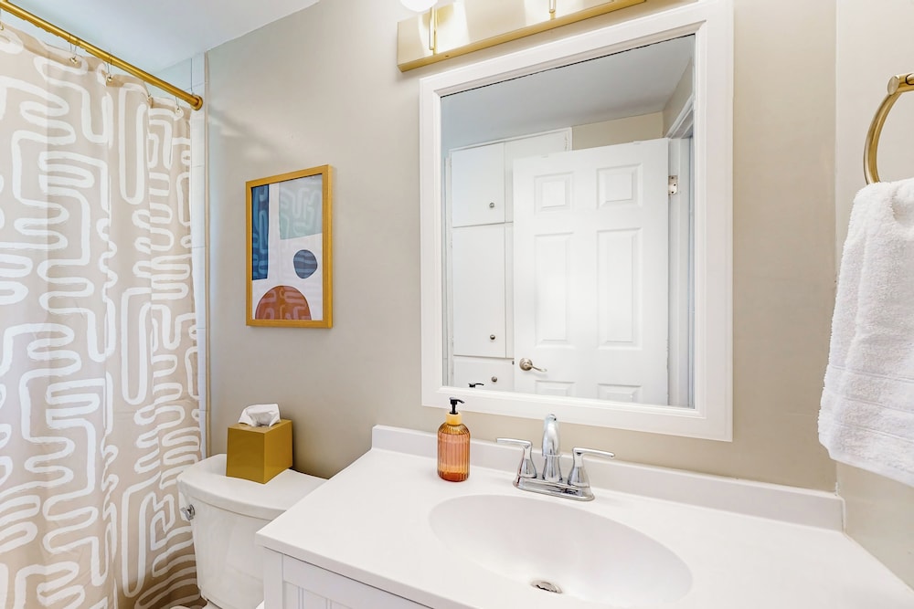 3BR Dog-friendly House, Central A/c, Cornhole