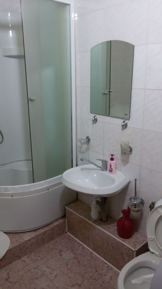 Gostiny Dvor Hotel - Hostel